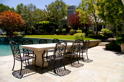 Retaining wall and planting
